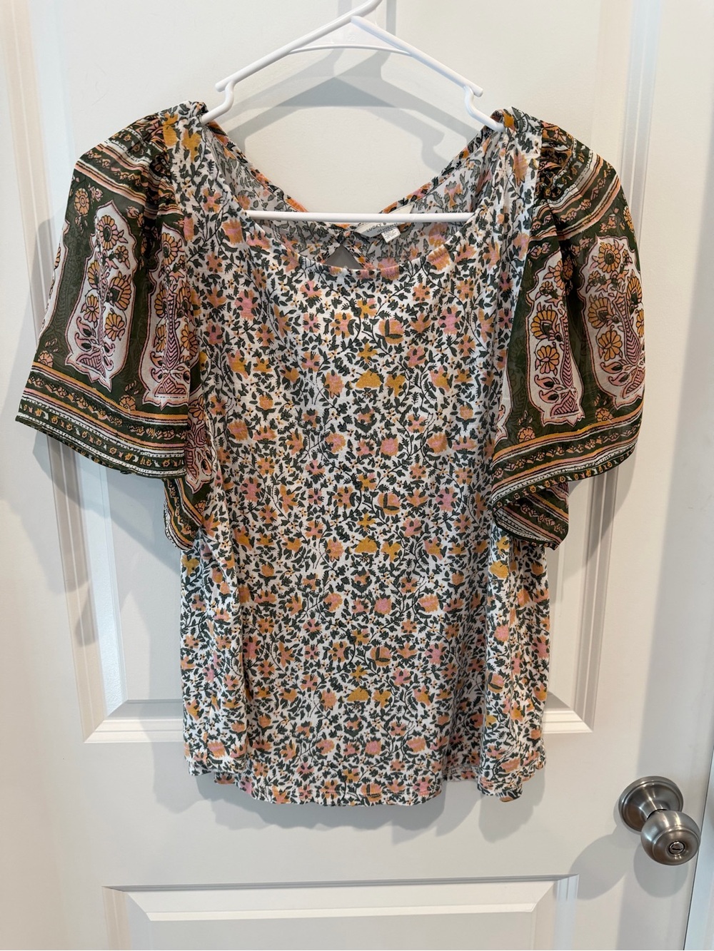 Lucky Brand Mixed Floral Top Size Medium
